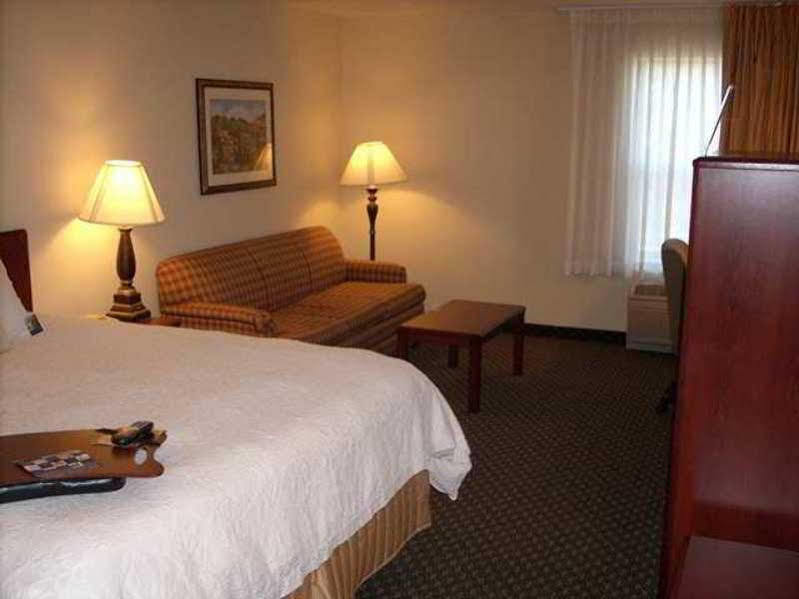 Hampton Inn Tracy Eksteriør billede